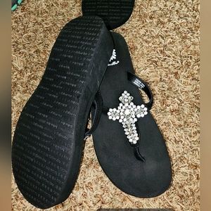 Yellow box Cross flip-flops